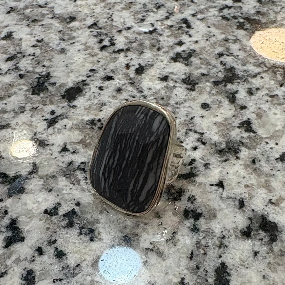 Silpada Large Silver and Black Statement Ring size 6 - Picture 2 of 5